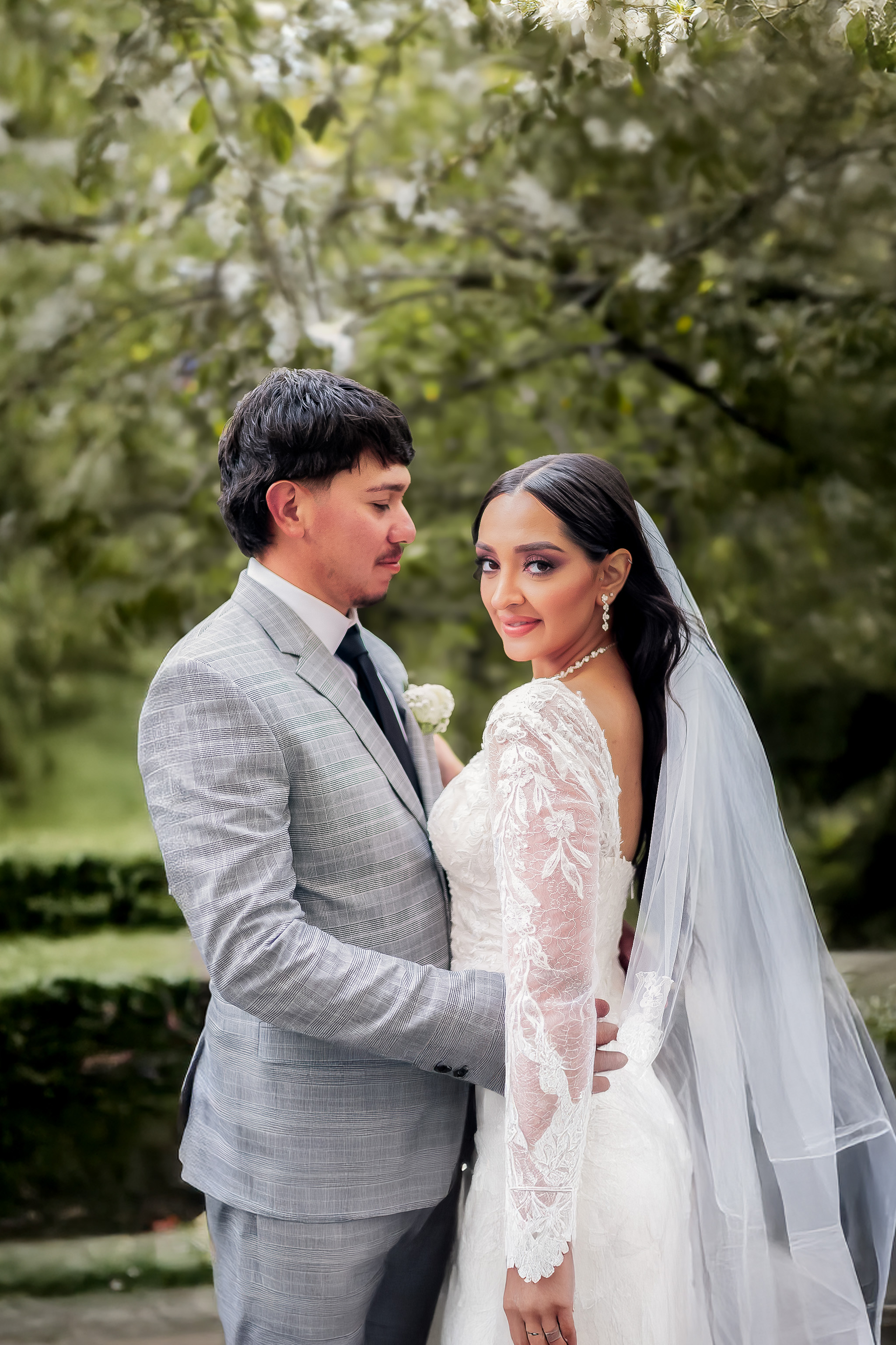 Wedding couple at Washington winery